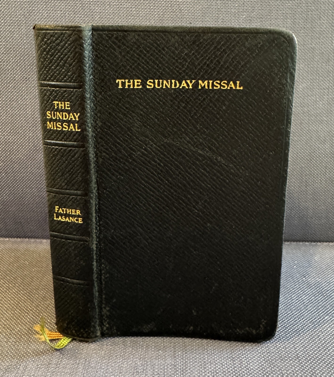 SUNDAY MISSAL by Father Lasance © 1952 Benziger Brothers Leather 6″ x 3.5″ VGC