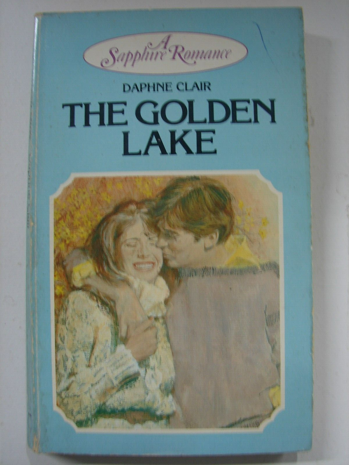 The Golden Lake — Daphne Clair (1977 PB) 5699