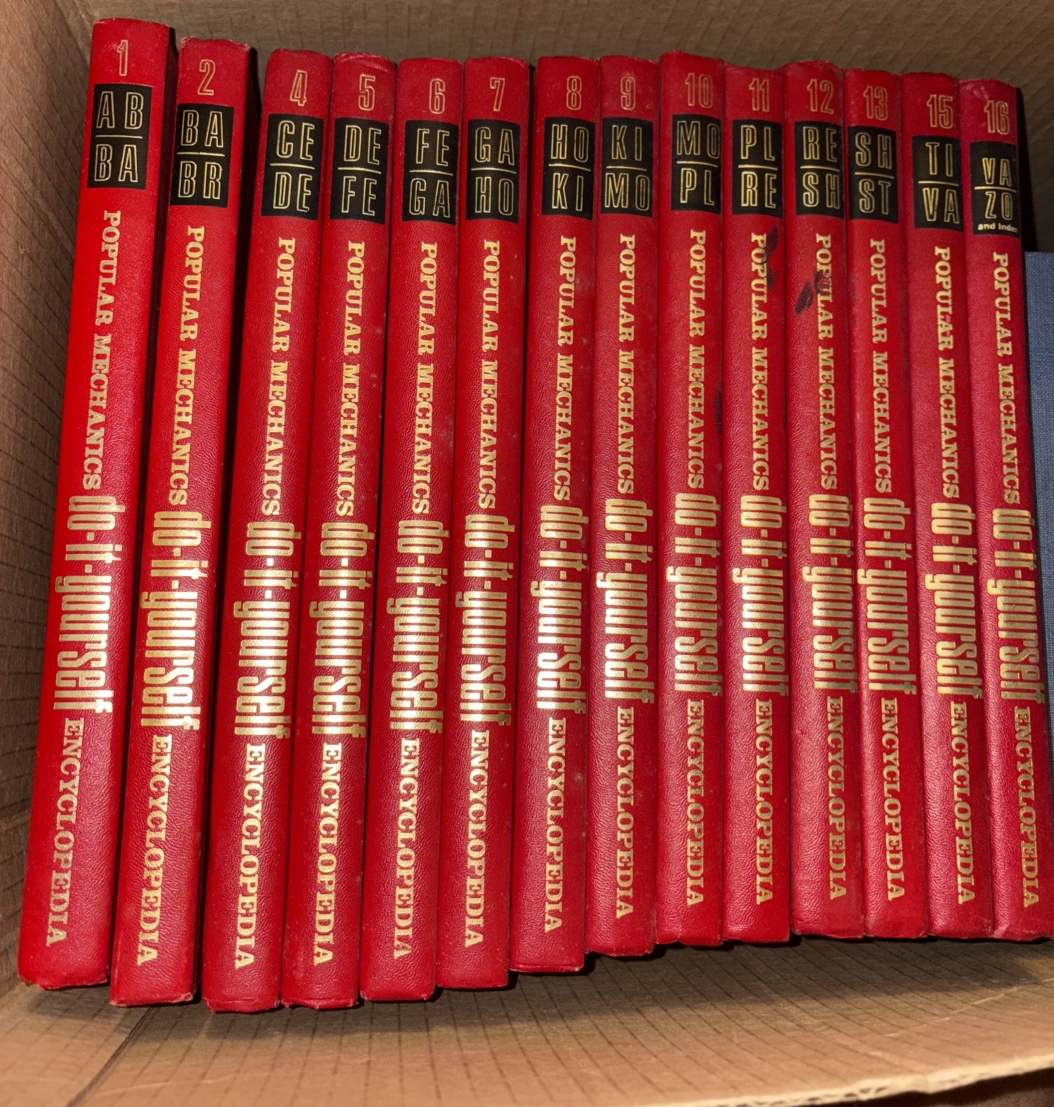 Popular Mechanics Do-It-Yourself Encyclopedia Missing 3 And 14 14 In Lot See Pic