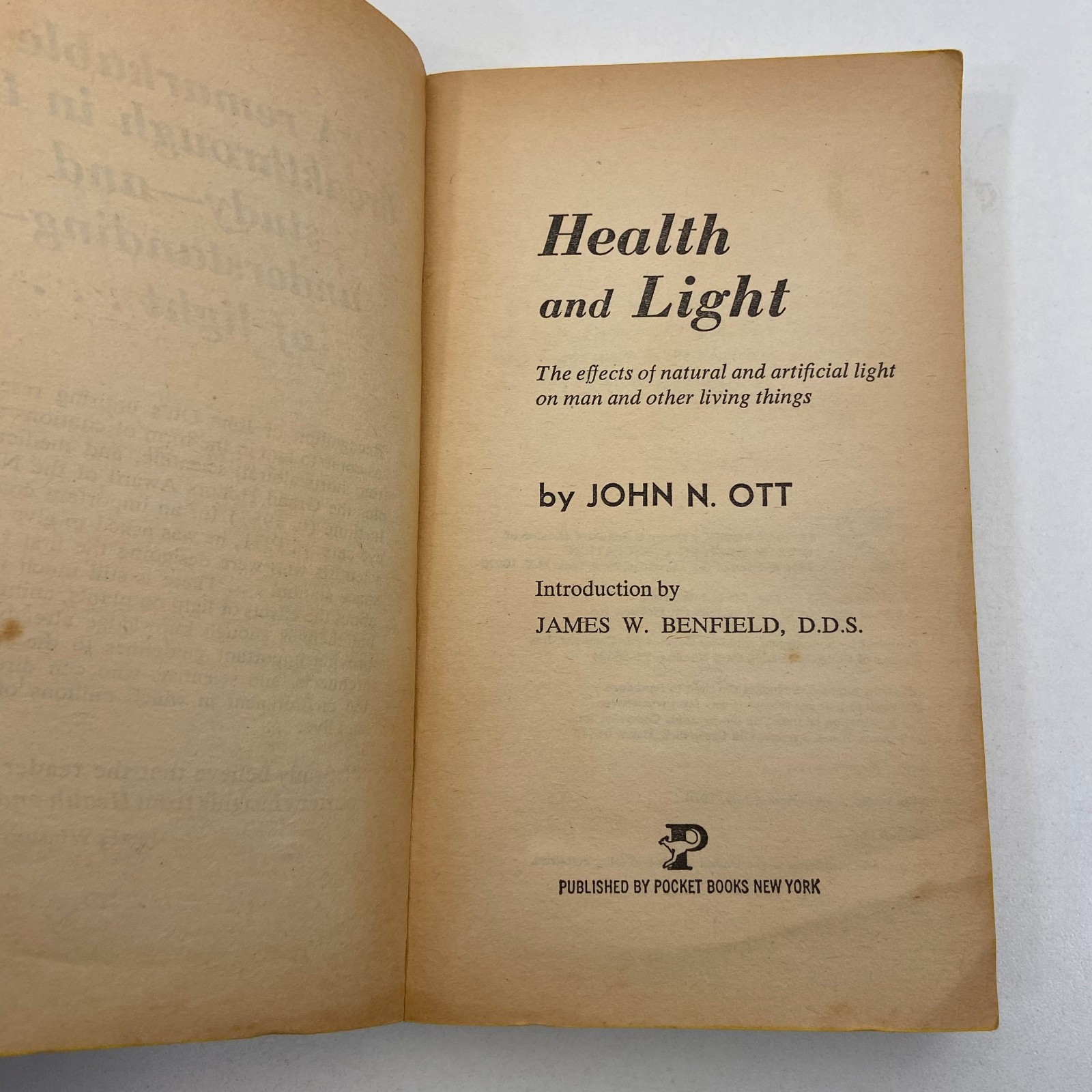 Health and Light John N Ott Alternative Health Therapy Energy Pocket Books 1976