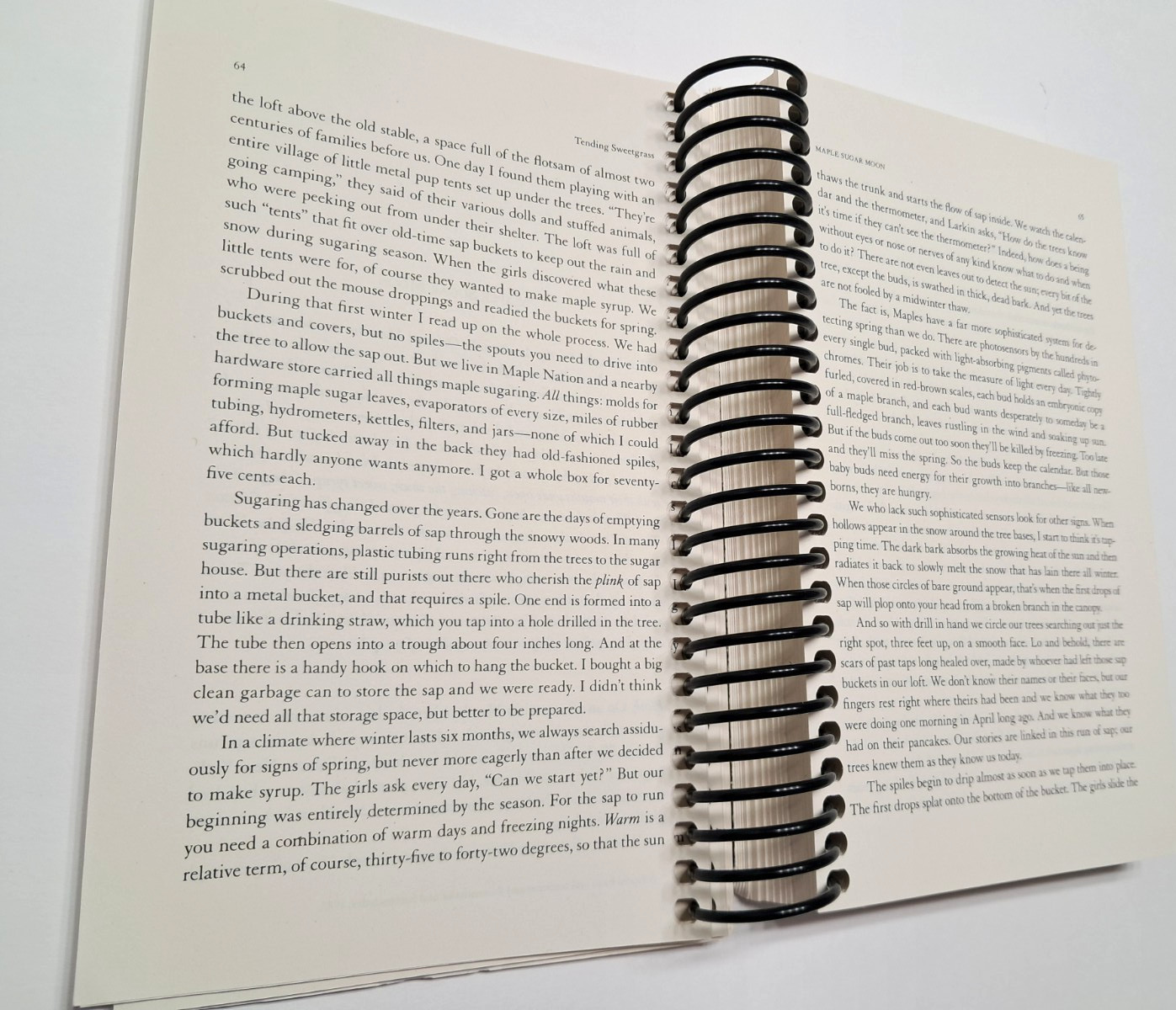 Braiding Sweetgrass: Indigenous Wisdom … Lay-Flat Spiral Bound – Very Good