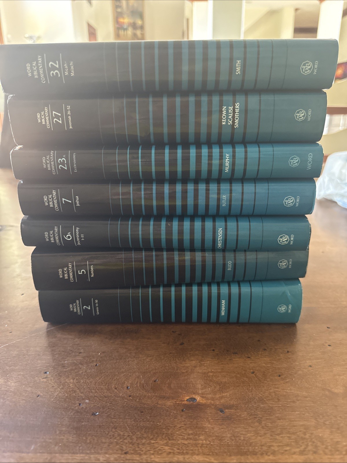 Word Biblical Commentary – 7 Book Mixed lot -Bible commentary – See photos